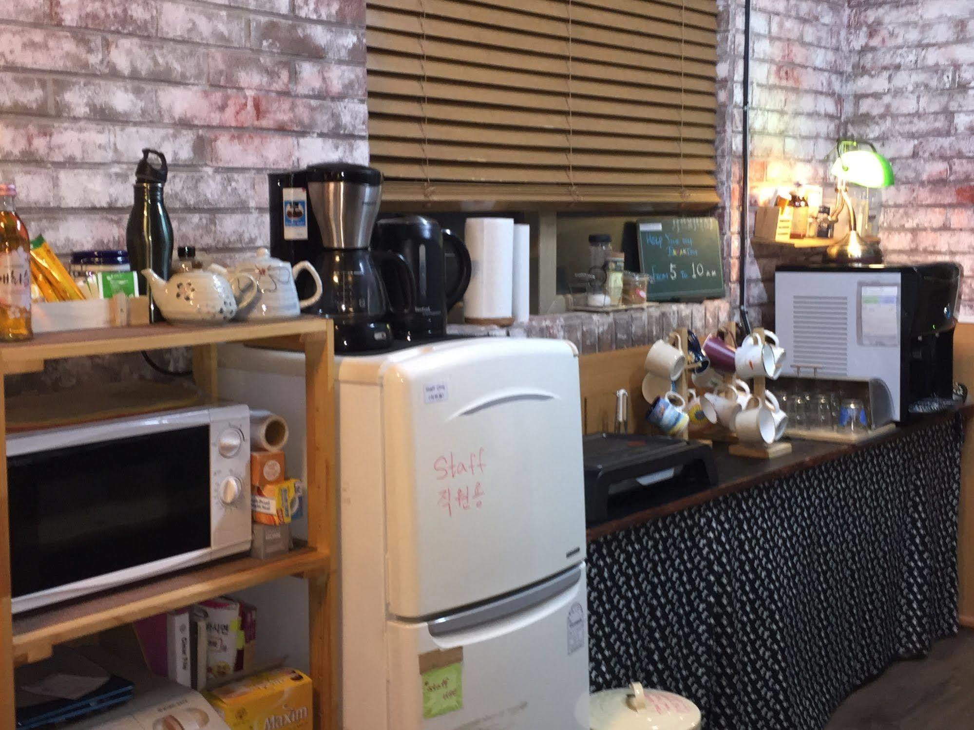 Backpackers In Jeju City Center المظهر الخارجي الصورة
