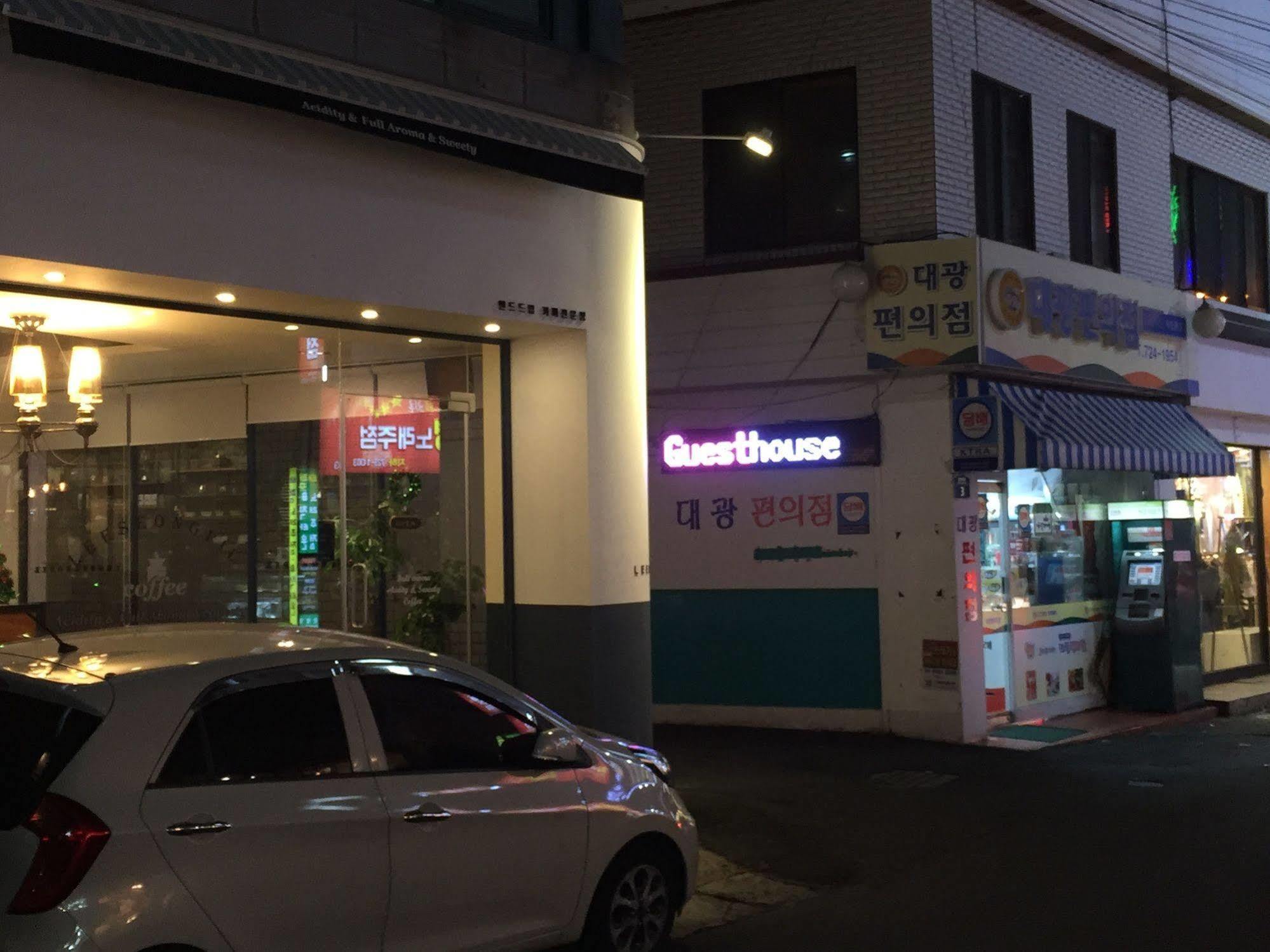 Backpackers In Jeju City Center المظهر الخارجي الصورة