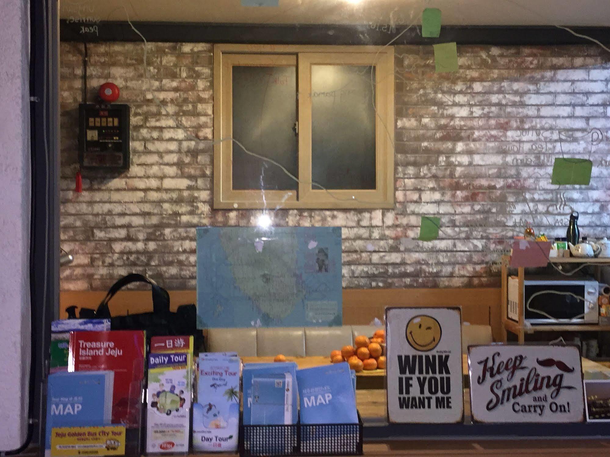 Backpackers In Jeju City Center المظهر الخارجي الصورة